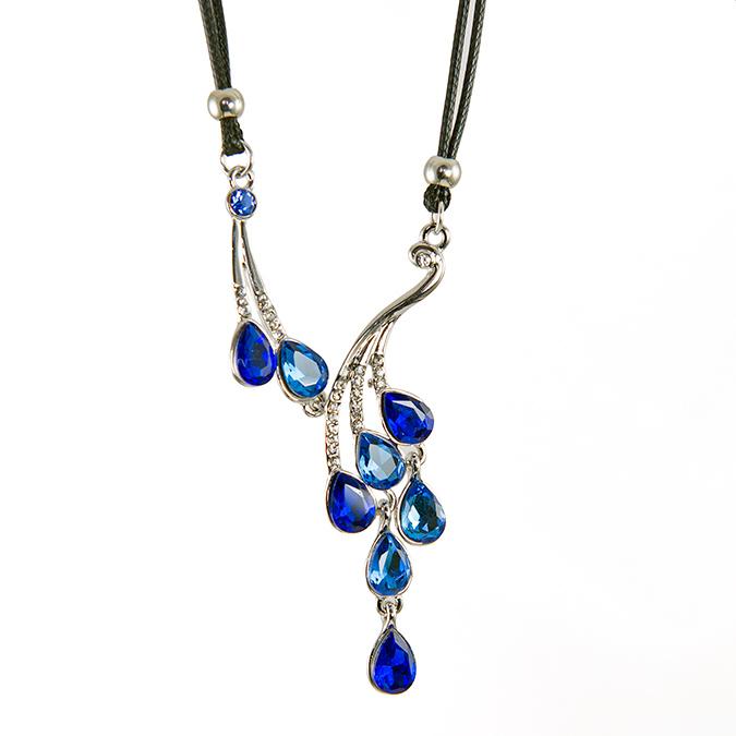 NA270: Elegant Sapphire Necklace