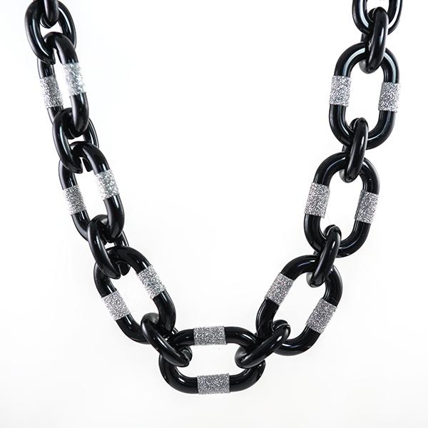 NA355: Silver and Black Lucite Necklace