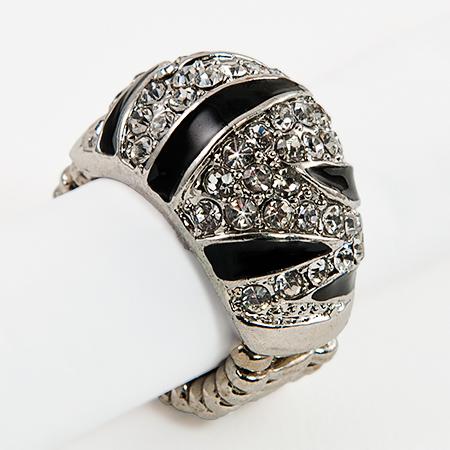 RA130: Black and Clear Austrian Crystal Stretch Ring