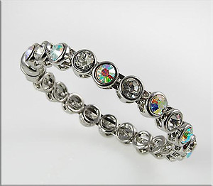 BR216: Crystal Bangle Bracelet with Magnetic Clasp