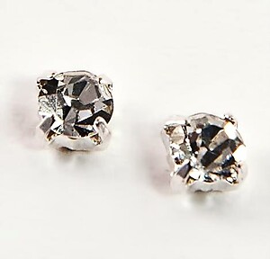 EA571: Crystal Stud Earring