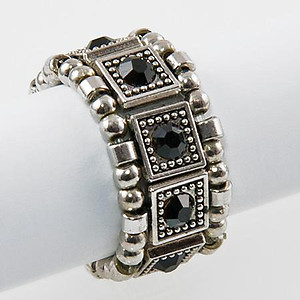 RA115: Yurmanesque Black Stretch Ring