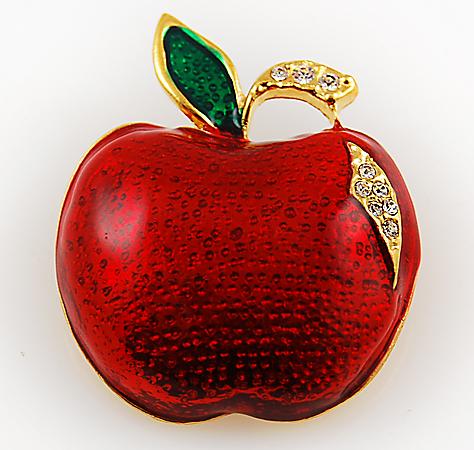 PA492: Big Apple Pin