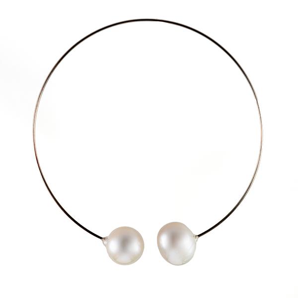 BR510: Delicate Natural Pearl Bracelet