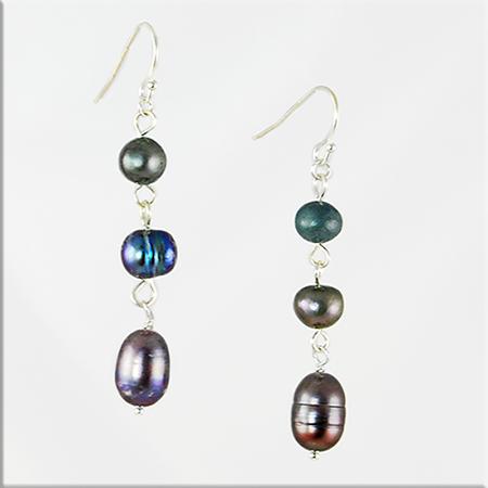 EA515: Natural Black Pearl Earrings