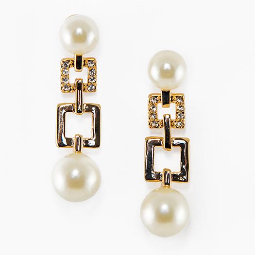 EA632: Designer Pearl Earring