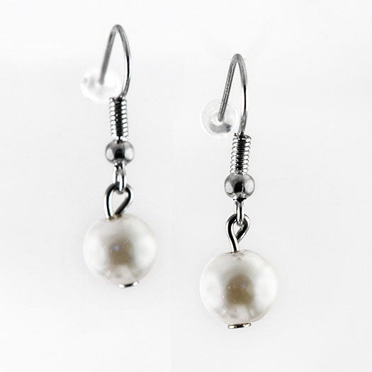 EA700: Pearl Earrings