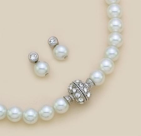 SNT94: Pearl Earrings & Necklace Set with Crystals and Magnetic Clasp